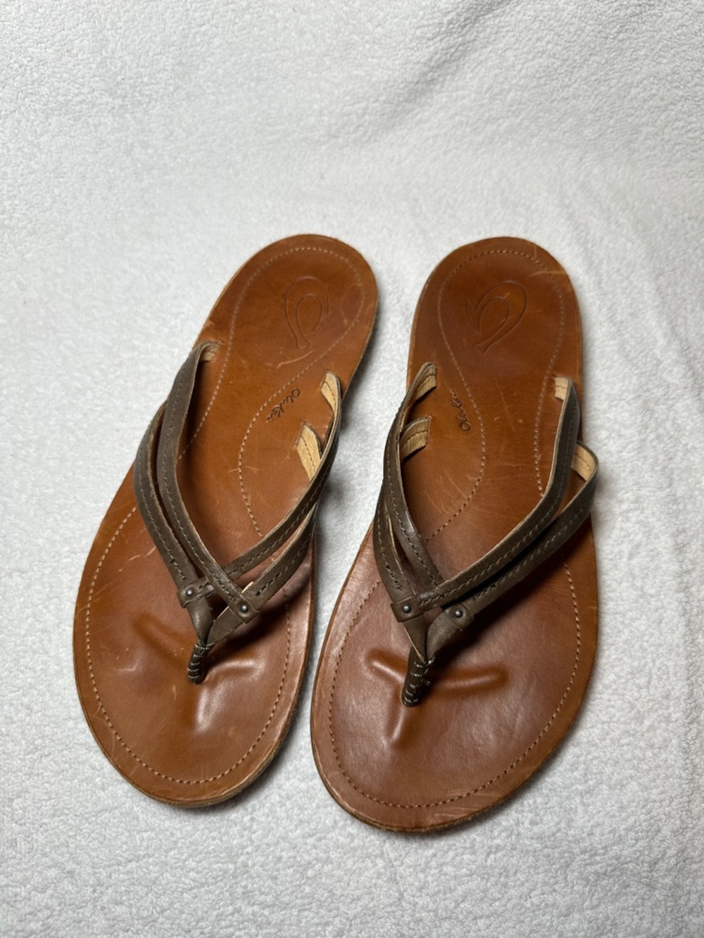 OluKai 'U'i leather thong sandals 8